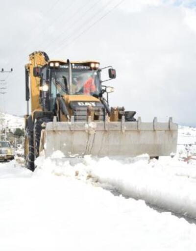 Tarsus Belediyesi'nden karla mücadele çalışması