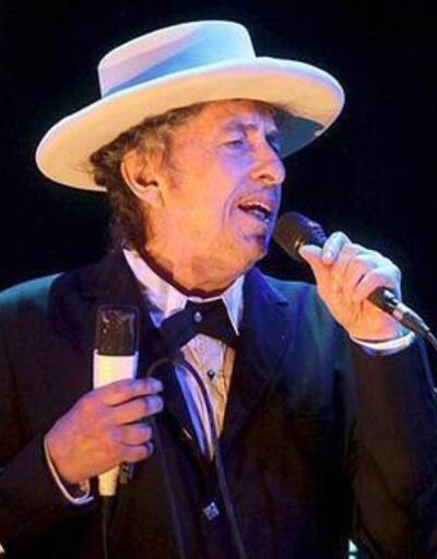 Bob Dylan bir kez daha şarkılarını sattı!