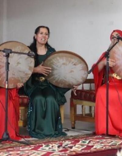 Kadın Çığlığı Erbane Grubu'ndan ağıt ve halaylı konser
