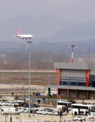 Tokat'ın yeni havalimanına ilk yolcu uçağı indi