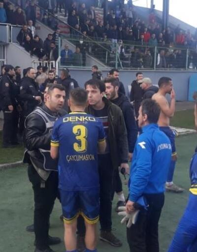 Maç sonrası polisle futbolcular birbirine girdi
