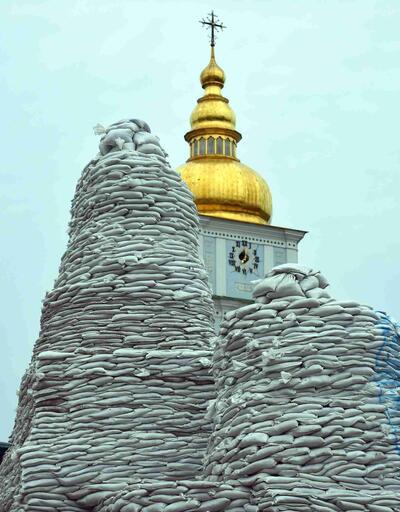 Kiev Prensesi Olga’nın heykeli, kum torbalarıyla kapatıldı