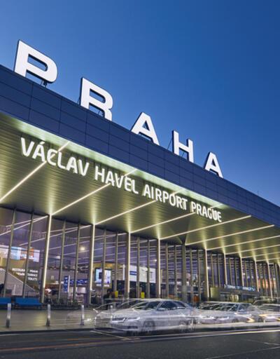 Çekya'nın başkentinde havai fişek alarmı: Havalimanında büyük panik!