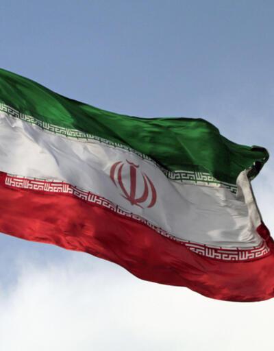 İran Devrim Muhafızları, 250 bin litre kaçak yakıt taşıyan gemiye el koydu
