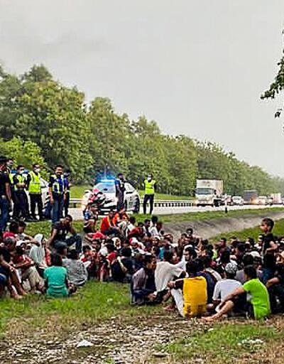 Gözaltı merkezinden kaçan göçmenlere araç çarptı: 6 ölü
