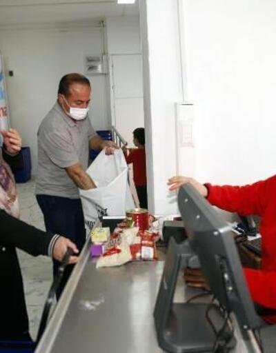 Konak'tan 11 bin 500 aileye ramazan yardımı