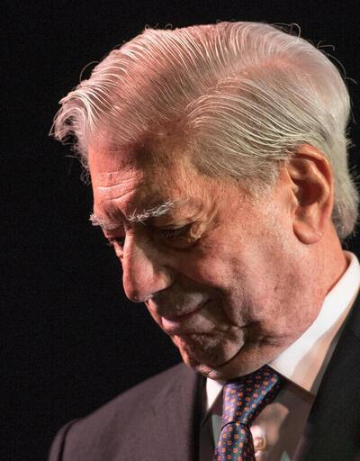 Nobel ödüllü yazar Mario Vargas Llosa, koronavirüs nedeniyle hastaneye kaldırıldı