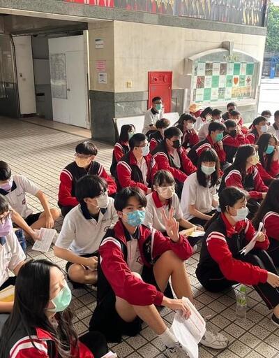 Tayvan’da bir haftada 10 bine yakın öğrenci Covid-19’a yakalandı