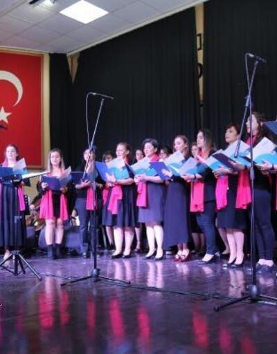 Akdeniz Belediyesi ev sahipliğinde Kadınlar Korosu konseri