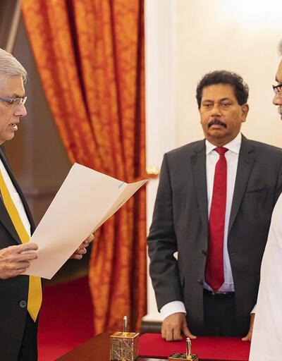 Sri Lanka'da yeni başbakan göreve başladı