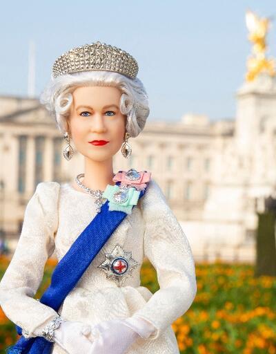 Kraliçe Elizabeth'in Barbie bebeği çıkarıldı... 3 saniyede tükendi!