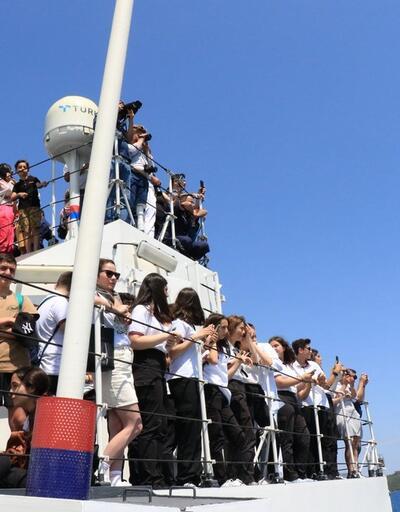 Sahil Güvenlik ekipleri tatbikat düzenledi, öğrencilerle seyir gerçekleştirdi