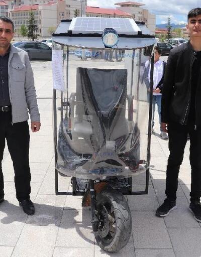 Ağrı'da öğrenciler hurda malzemelerden engelliler için elektrikli otomobil yaptı