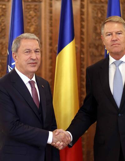 Bakan Akar, Romanya Cumhurbaşkanı Iohannis ile görüştü