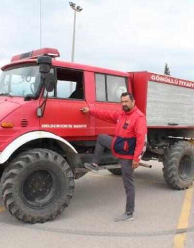 Gönüllü itfaiyeci, kendine ait itfaiye aracıyla yangınlara müdahale ediyor