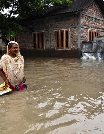 Hindistan ve Bangladeş’te aşırı yağış can aldı