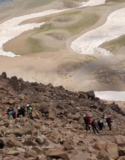 Sakaryalı dağcılar Süphan Dağı’na zirve yaptı