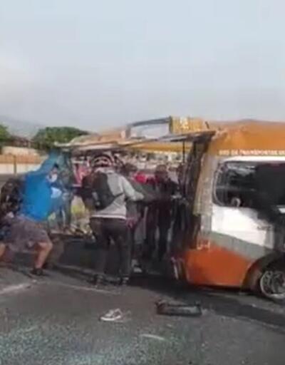 Meksika’da minibüs takla attı: 1 ölü, 17 yaralı