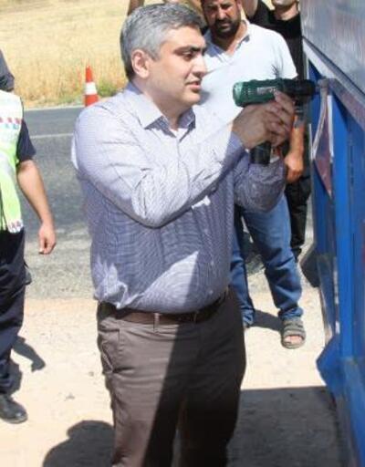 Ergani'de traktör römorklarına reflektör takıldı