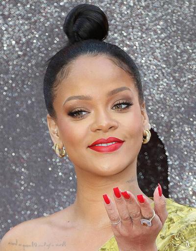 Rihanna, güzellik imparatorluğunu genişletiyor