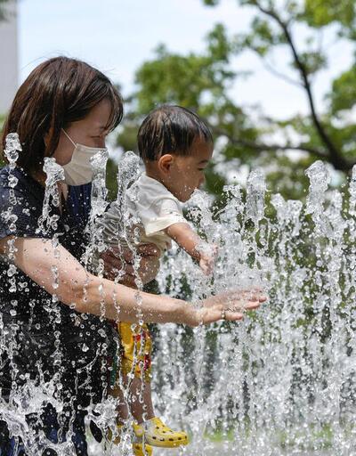 Japonya’da aşırı sıcak alarmı: Binlerce kişi hastaneye kaldırıldı