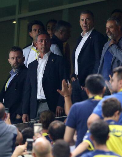 Fenerbahçe Başkanı Ali Koç taraftarla tartıştı