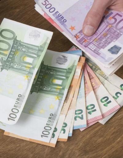 ECB, zayıf euro bölgesi ülkelerine para enjekte etmeyi sürdürüyor