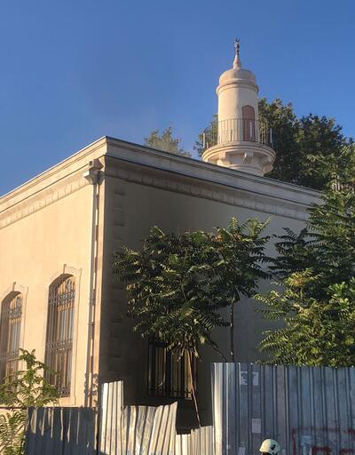 Fatih'te tarihi camide yangın