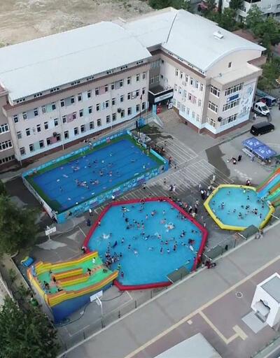 Bursa'da okul bahçelerinde havuz keyfi