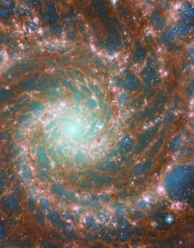NASA'dan yeni paylaşım: Phantom Galaksisi'nin çarpıcı görüntüsü