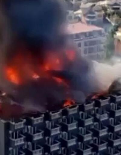 Alanya'da 5 yıldızlı otelin çatısı alev alev yandı 