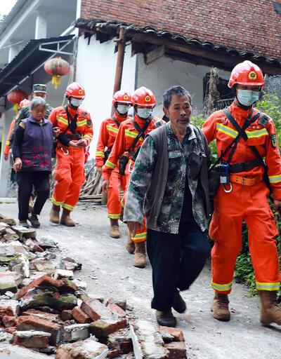 Çin'deki depremin bilançosu ağırlaşıyor