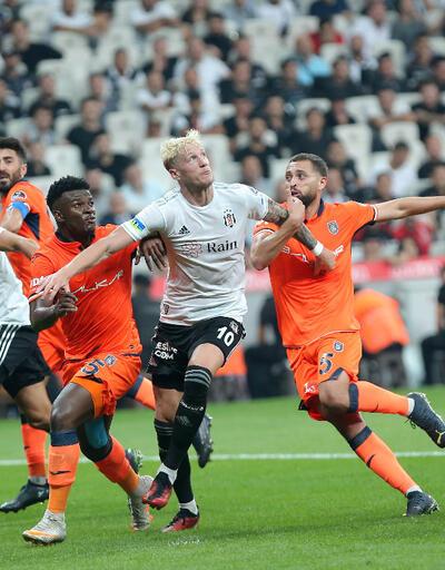 Başakşehir'in ilk şutu gol oldu, Beşiktaş kaybetti