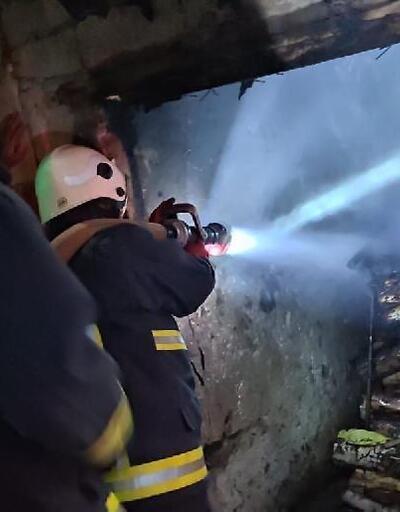 Özalp’te samanlıkta çıkan yangını itfaiye ekipleri söndürdü