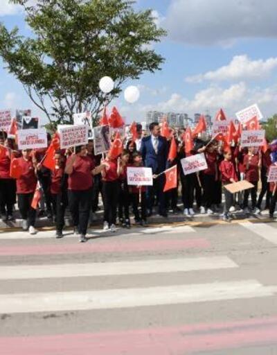 Kırıkkale'de öğrencilerden 'trafikte yaya önceliği' etkinliği
