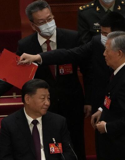 ÇKP Kongresi'nde eski devlet başkanı Jintao salondan çıkarıldı