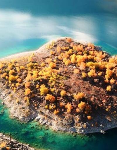 Nemrut Krater Gölü’nde sonbahar güzelliği! Manzarasıyla hayran bıraktı! İşte o görüntüler