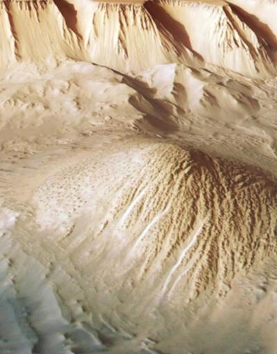 Mars'taki kraterde buzul keşfedildi