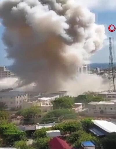 Somali'de bombalı saldırı: 100 ölü