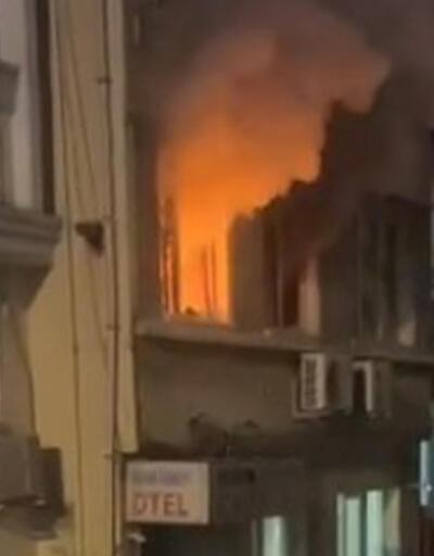 Fatih’te korkutan otel yangını: 2 kişi dumandan etkilendi