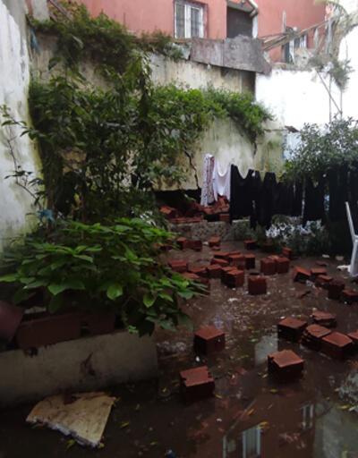 Beyoğlu'nda 6 katlı binanın istinat duvarı çöktü