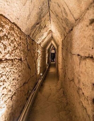 Mısır'da heyecanlandıran keşif: Kleopatra’nın kayıp mezarına ulaştığı tahmin edilen tünel bulundu