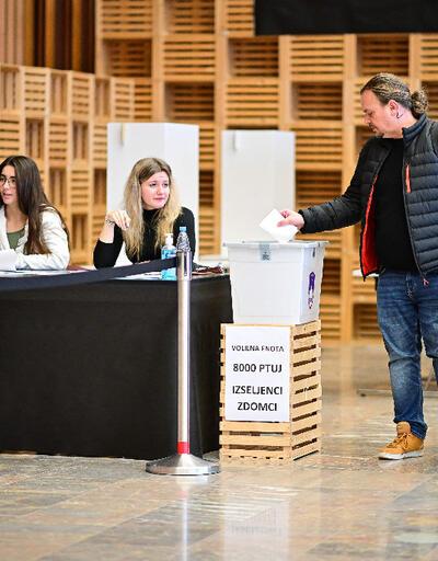 Slovenya'da halk, cumhurbaşkanlığı seçiminin ikinci turunda sandık başında