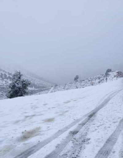 Konya'yı Antalya'ya bağlayan kara yolunda kar etkili oluyor