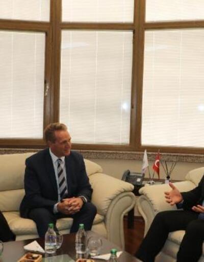 ABD'nin Ankara Büyükelçisi Jeffry Flake, İskenderun Belediye Başkanı Tosyalı'yı ziyaret etti