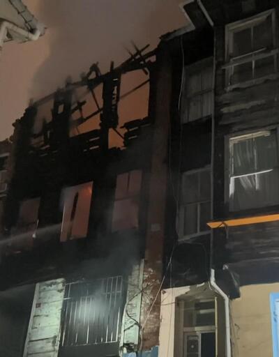 Fatih'te metruk binada yangın