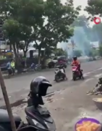 Endonezya'da karakola intihar saldırısı: 1 ölü, 8 yaralı