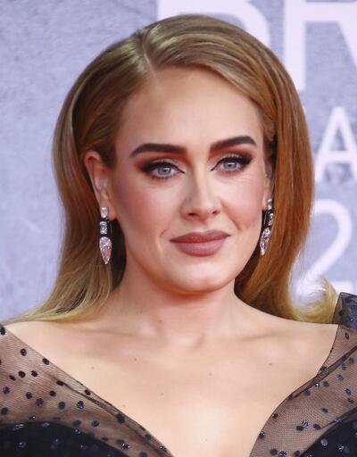Dünyaca ünlü şarkıcı Adele: Boşanma sürecinde günde 5 kez terapi gördüm
