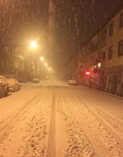 Adana ve Kahramanmaraş'ta yoğun kar: 3 ilçede okullar tatil