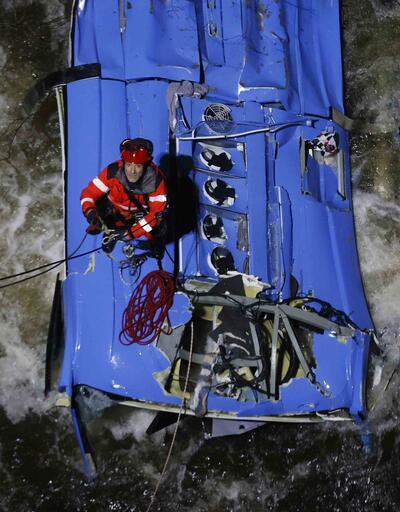 İspanya'da yolcu otobüsü nehre düştü: 3 ölü, 4 kayıp